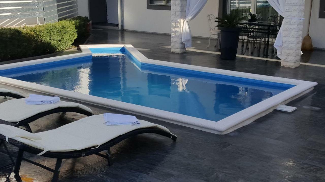 Apartment Mare Vodice Buitenkant foto